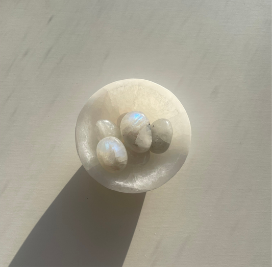 Rainbow Moonstone Medium Tumblestone - AAA Grade Quality (India)